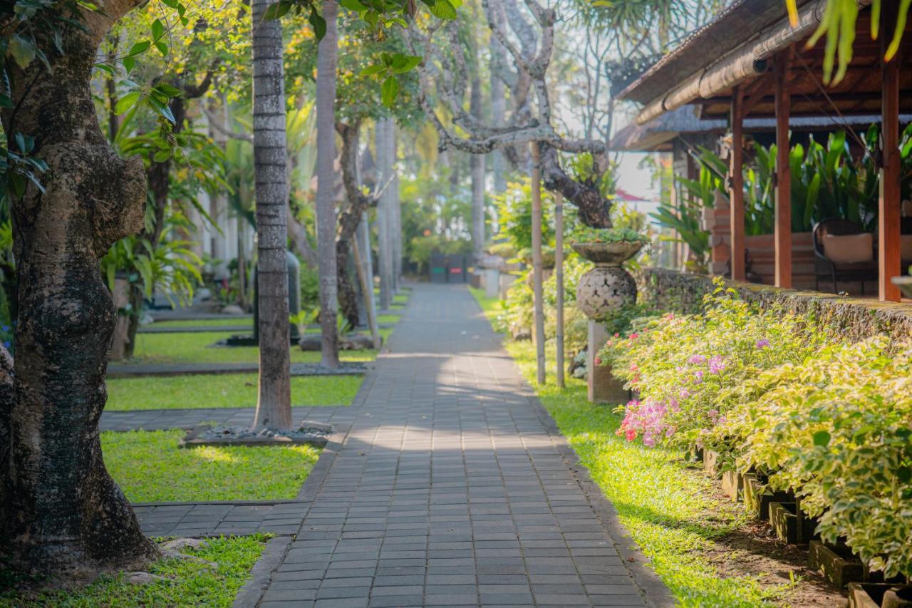Griya Santrian A Beach Resort And Spa Sanur Zewnętrze zdjęcie